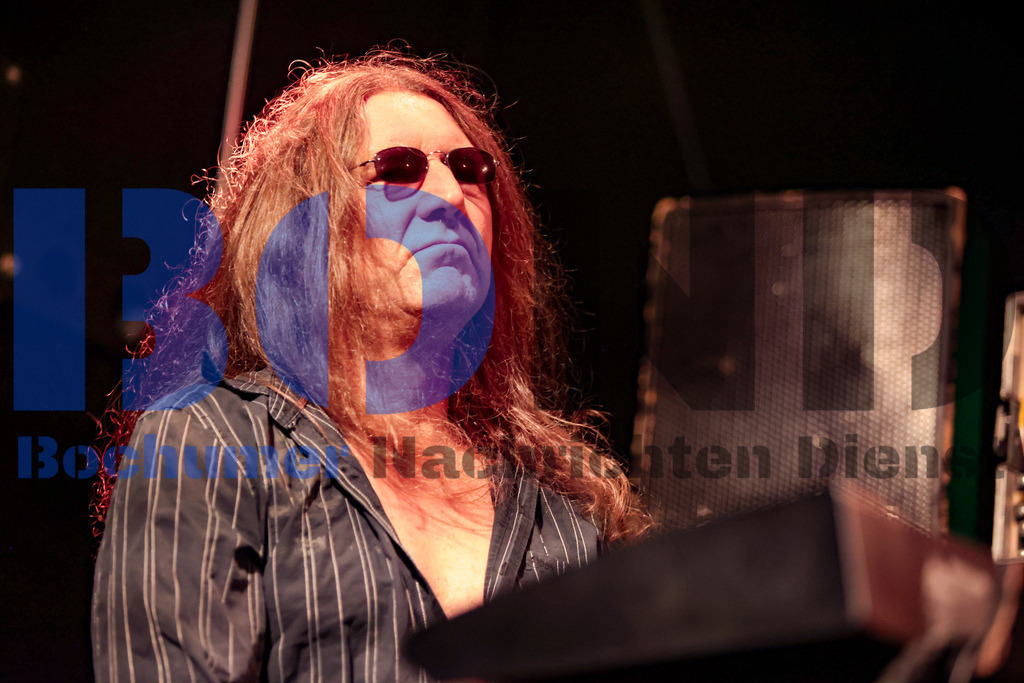 Purple Rising  {date} -  | {headline}(Foto: Sebastian Sendlak / BOND) - Realisiert mit Pictrs.com