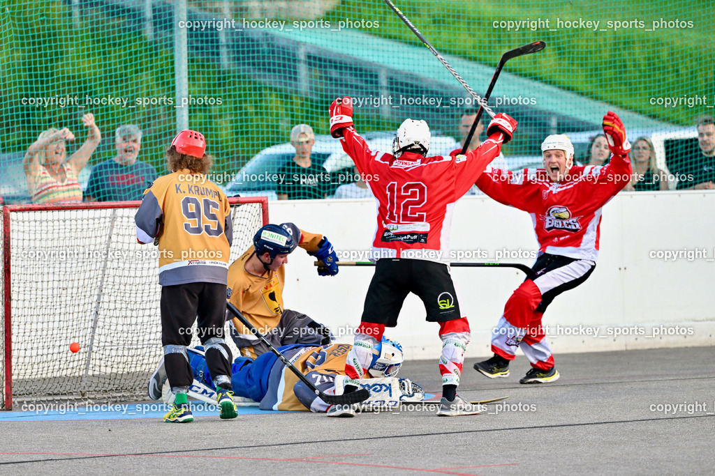 VAS Ballhockey Villach vs. HSC Eagles Poggersdorf | Tor HSC Eagles Poggersdorf, #18 Steinwender Oliver, #12 Lamereiner Leon, #70 Moser Lukas, #65 Ortner Stefan, #95 Krumpl Kevin, VAS Ballhockey Villach vs. HSC Eagles Poggersdorf, VAS Ballhockey Villach vs. HSC Eagles Poggersdorf am 26.07.2024 in Villach (Alpen Arena ), Austria, (Photo by Bernd Stefan)