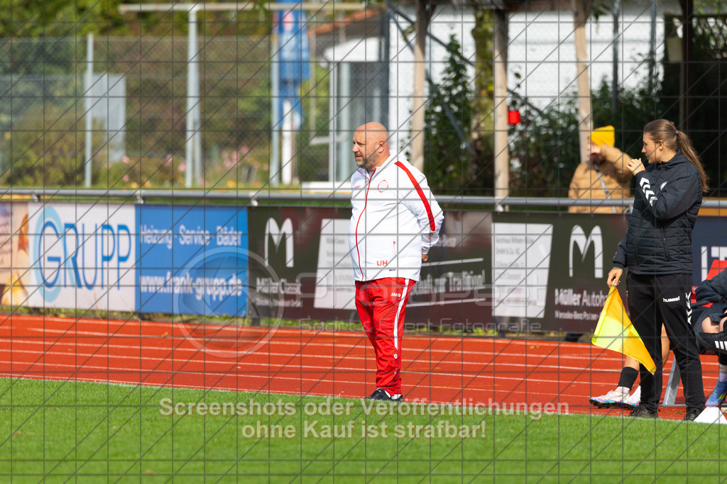 20261010_142928_0696_(c)_by_PhotoPeet | #,1.FC Donzdorf (schwarz) vs. SC Sand (blau), Fußball, EnBW-Oberliga B -Juniorinnen, 05. Spieltag, Saison 2026/2027, Rasenplatz Lautertal Stadion, Süßener Straße 16, 73072 Donzdorf, 10.10.2026 - 14:00 Uhr,Foto: PhotoPeet / Sport- &amp; Eventfotografie / Peter Harich