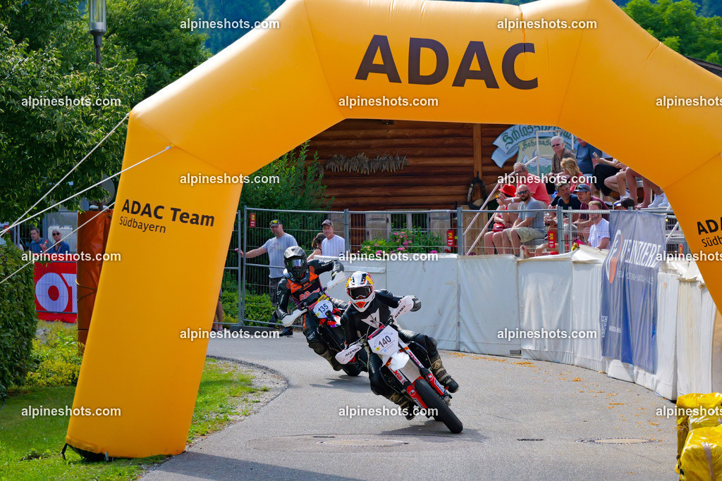 P1025611 | Erleben Sie atemberaubende, hochqualitative Fotos Ihrer Fahrt entlang der malerischen Alpenstraßen. Besuchen Sie alpineshots.com, um professionelle Aufnahmen Ihrer unvergesslichen Reise zu finden und zu kaufen - Realisiert mit Pictrs.com