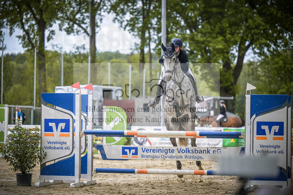 DOS_5827 | Entdecke hochwertige Reitturnierfotos von Foto Oger. Professionell, emotional und authentisch – jetzt Lieblingsmomente im Shop bestellen.Deutschlandweite Turnierfotografie. - Realisiert mit Pictrs.com