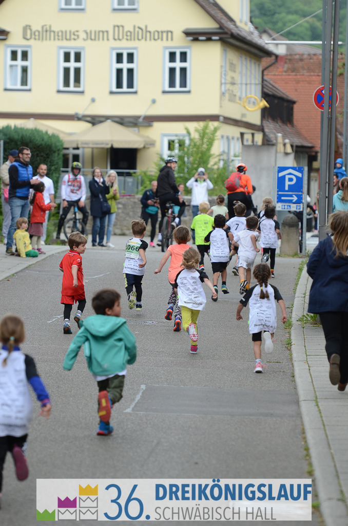 AOK Junior Cup 400m | 3Königslauf 2022 AOK Junior Cup 400m - Realisiert mit Pictrs.com