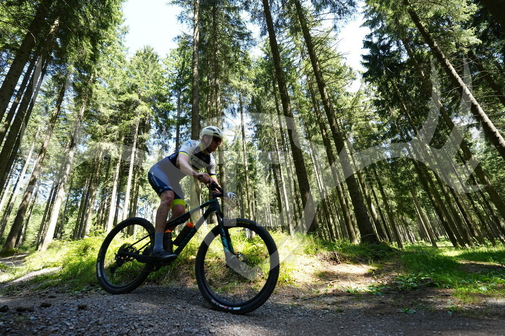 FC100924 | Fotogalerie der Treibjagd im Dunkelwald - Dein MTB Etappenrennen im Erzgebirge - Realisiert mit Pictrs.com