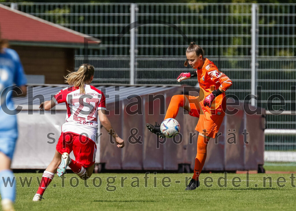 2023-09-09_038_FC_Bayern_Muenchen_gegen_SC_Freiburg | Aschheim, Deutschland, 09.09.2023:
Fußball, B-Juniorinnen-Bundesliga Süd 2023 / 2024, 1. Spieltag, FC Bayern München gegen SC Freiburg, Endergebnis: 4:0

Foto: Christian Riedel / fotografie-riedel.net