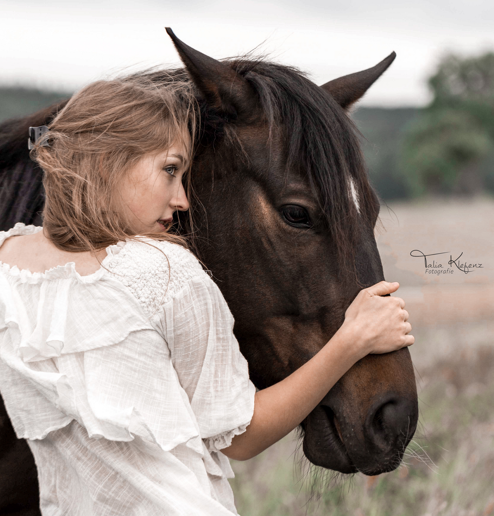 Cosima_1_nah | Emotionale Pferde- & People-Fotografie rund um Heidelberg, Leimen & Umgebung. Natürliche Fotos von Pferd, Mensch & Familie. Jetzt Termin sichern!