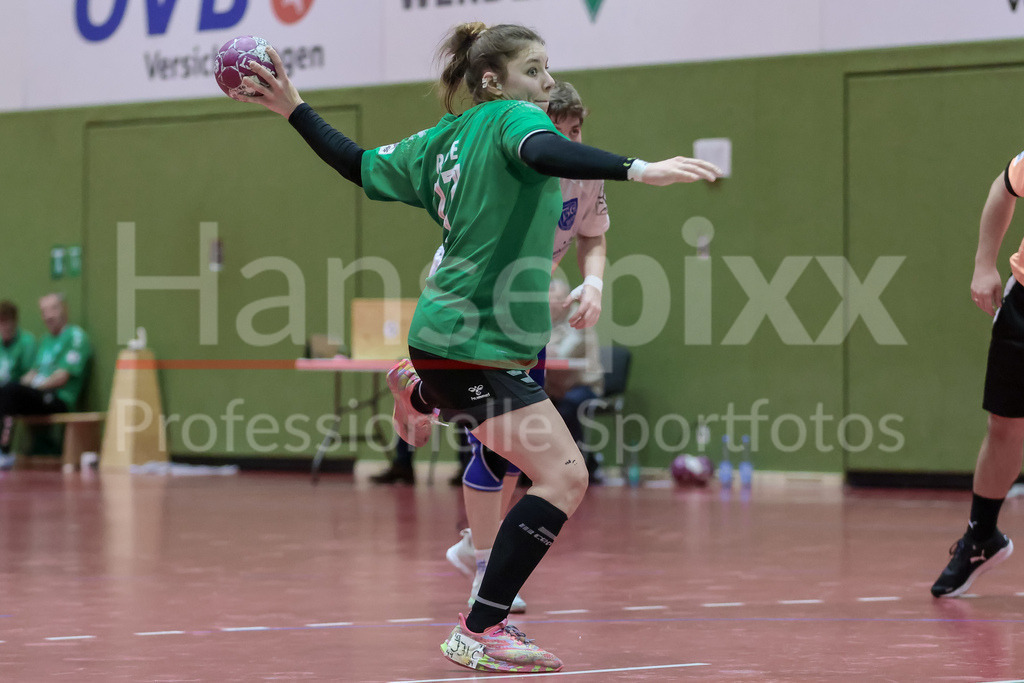 Handball, 2. Bundesliga Frauen, SV Werder Bremen - TSG 1846 Mainz-Bretzenheim | v.li.: Elaine Rode (SV Werder Bremen, 77) beim Siebenmeter, 7m, Spielszene, Aktion, Action