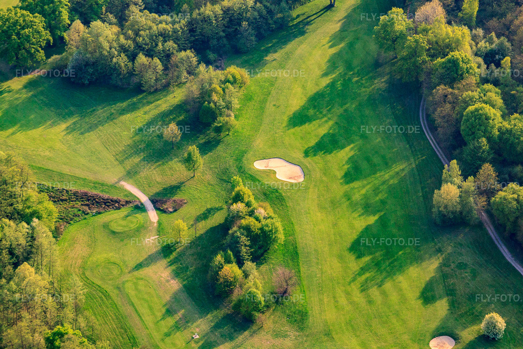 Luftbild: Teiche und Greens am Golfclub Soufflenheim Baden-Baden in Soufflenheim im Bundesland Bas-Rhin in Frankreich. – Foto: IMG_39495.jpg vom 14.04.2011 durch Werner Riehm/FLY-FOTO.de – Auflösung des Originals: 4752 x 3168 px