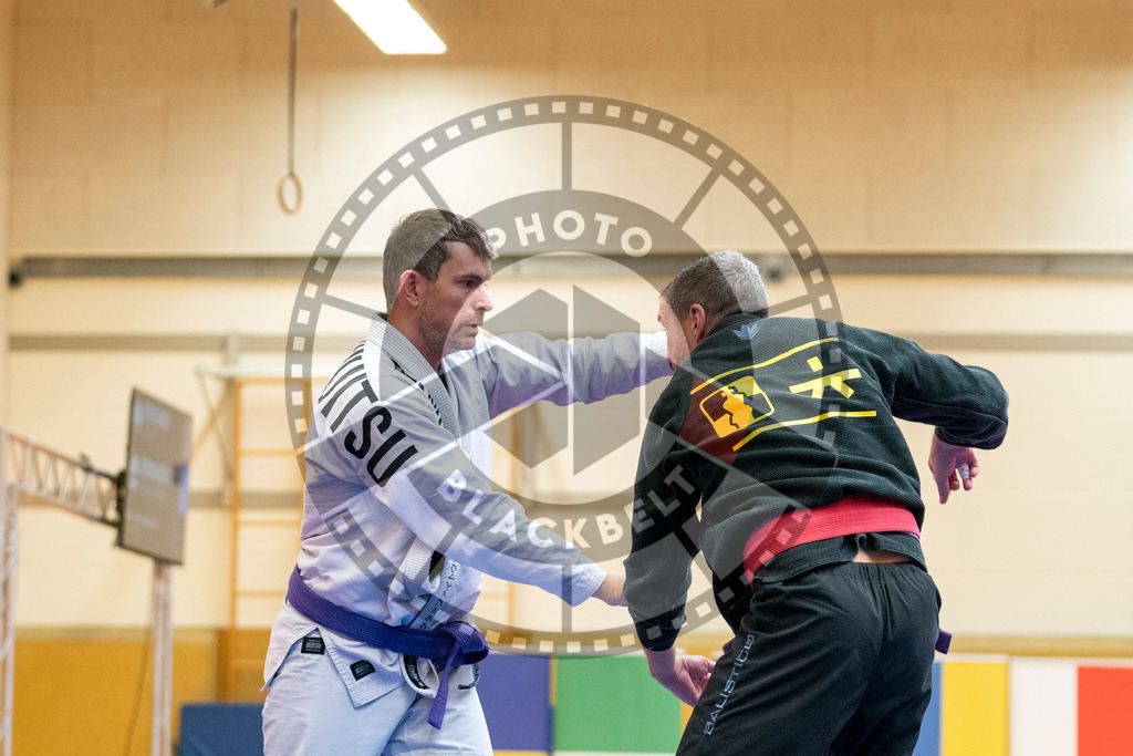 20231118PBB10873 | Fighters compete during the AJP Tour 600 Frankfurt Championship in Frankfurt/Main, Germany, on November 18, 2023.