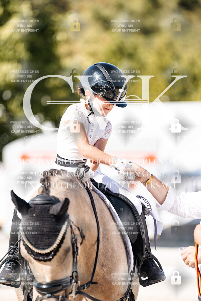 CK903222 | Turnierfotografie Pferdefotografie Trier Rheinland-Pfalz Pferdesport Reitsport Tierfotografie Sportfotografie Pferdevideo Pferdevideografie Equestrianvideography equestrianphotography  - Realisiert mit Pictrs.com