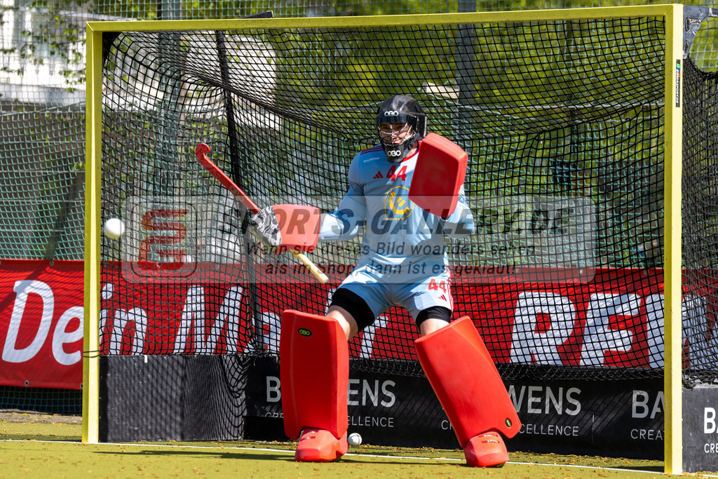 SFE_20250412_0002 | Köln, Deutschland, 12.04.2025:  Hockey 1. Bundesliga Herren Rot-Weiss Köln - Harvestehuder THC im KTHC Stadion Rot-Weiss Köln Tennis and Hockey Club am 12.04.2025 in Köln, Deutschland. (Foto von Stephan Fehrmann)Köln, Germany, 12.04.2025: Hockey 1. Bundesliga Herren Rot-Weiss Köln - Harvestehuder THC in KTHC Stadion Rot-Weiss Köln Tennis and Hockey Club at 12.04.2025 in Köln, Deutschland. (Foto from Stephan Fehrmann)