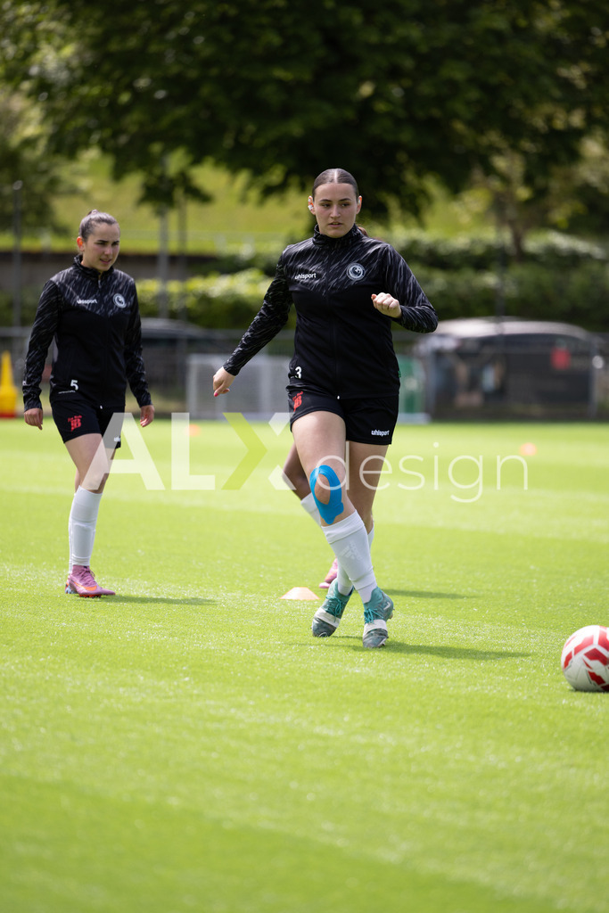 Fußball I Frauen I Saison 2025-2026 I Frauen 3. Liga | FVRZ Gruppe 2 | 18. Spieltag I Spielvereinigung Schaffhausen Damen 1 - Team Furttal Zürich I 17.05.2026 | Hochwertige Sportfotos kaufen & lizenzieren für Medien, Vereine, Agenturen & Sportler:innen. Entdecke professionelle Sportfotografie im Bildshop von Alexander Franzen. - Realisiert mit Pictrs.com