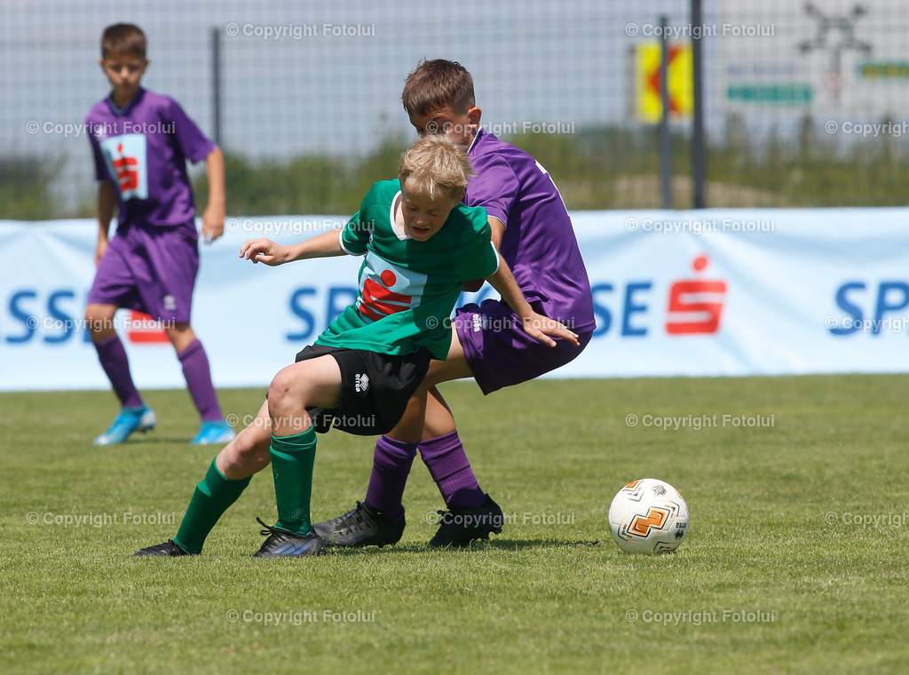 A_LUI_010622_20 | SPORT,FUSSBALL,SPARKASSE SCHUELERLIGA LANDESFINALE 2022 PETTENBACH 01.06.2022 IM BILD: (LINZ VIOLETT) UND (RIED GRUEN) FOTO.FOTOLUI