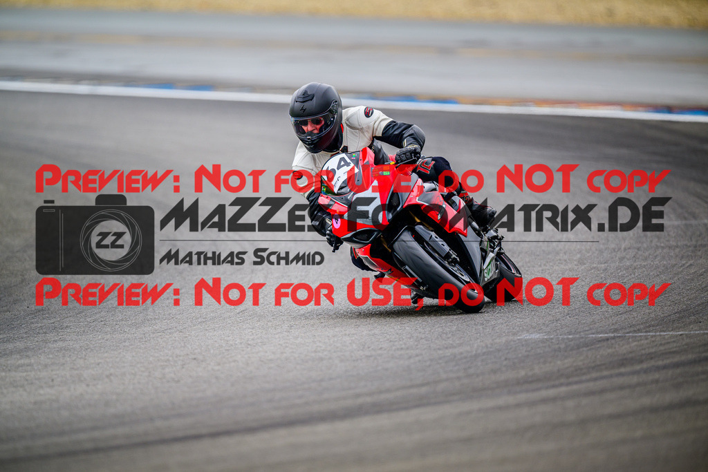 MaZZes_FotoMatrix_240614_6007705_8069 | GELB