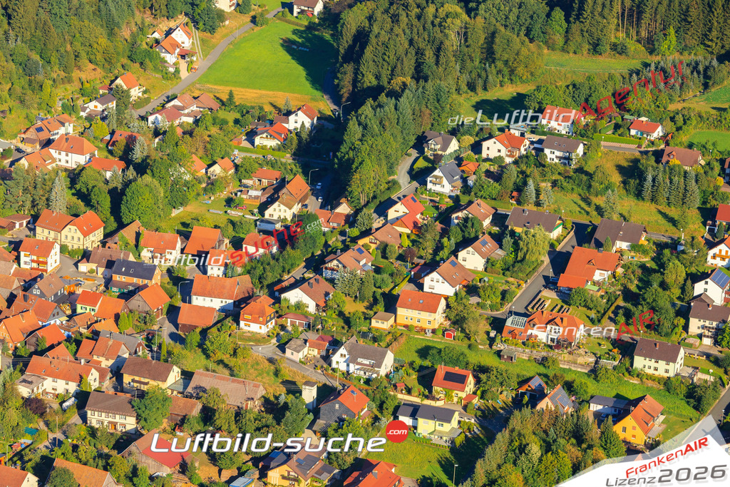 Die Luftaufnahme der Stadt Marktrodach wurde vom UL-Flugzeug heraus erstellt ( keine Drohne )- hohe Auflösung für beste Qualität