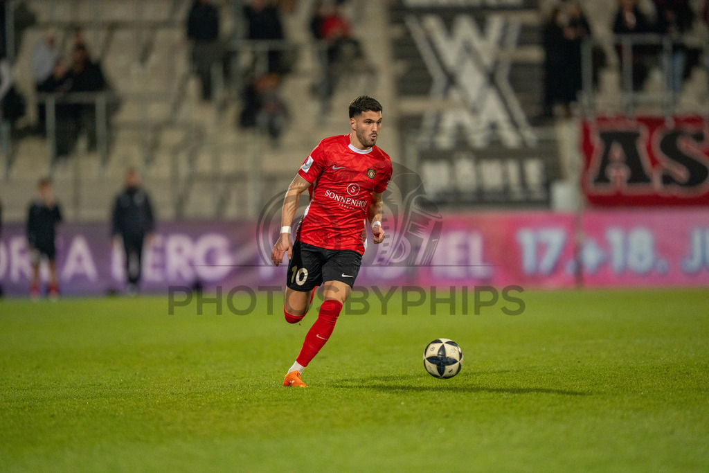 SG Sonnenhof Grossaspach vs. TSV Steinbach Haiger, Fussball, Regionalliga Suedwest, 25. Spieltag, 20.03.2026 | Mert Tasdelen (SG Sonnenhof Großaspach, #10),SG Sonnenhof Grossaspach vs. TSV Steinbach Haiger, Fussball, Regionalliga Suedwest, 25. Spieltag, 20.03.2026Foto: photosbyphips/Philip Ziegler