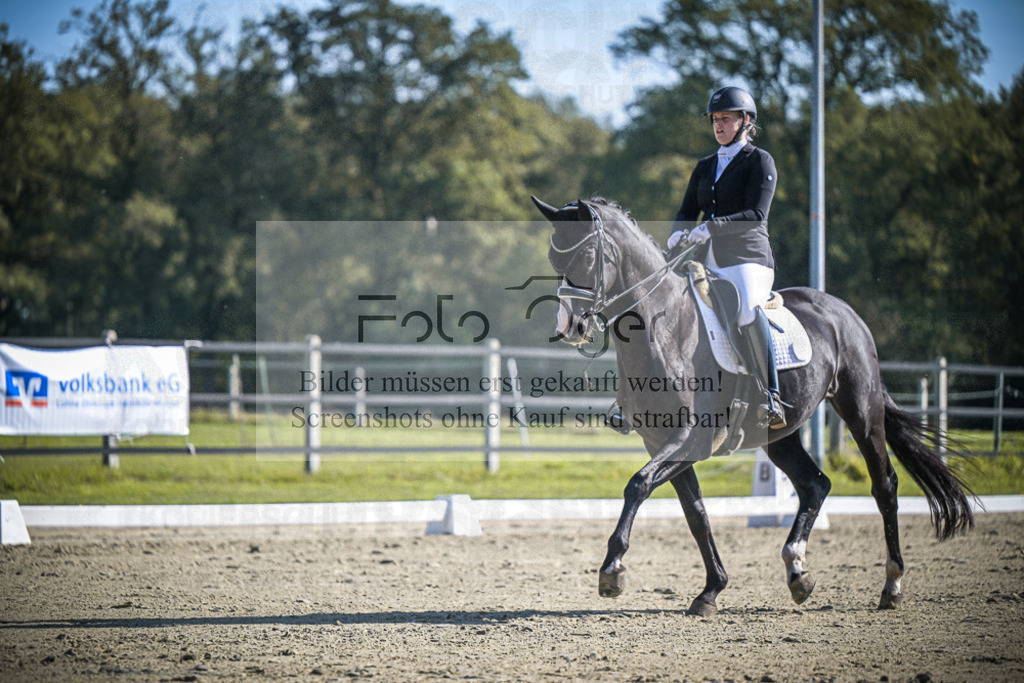 DOS_1827 | Entdecke hochwertige Reitturnierfotos von Foto Oger. Professionell, emotional und authentisch – jetzt Lieblingsmomente im Shop bestellen.Deutschlandweite Turnierfotografie. - Realisiert mit Pictrs.com