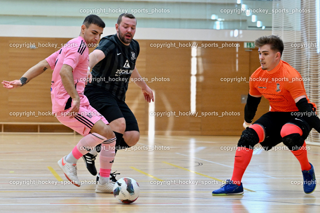 Carinthia Flamengo Futsal Club vs. Dynamo Triestingtal | #21 Robert Dimitrov Carinthia Flamengo, #96 Sebastian Schmidt Dynamo Triestingtal, #27 Markus Lechner Dynamo Triestingtal, Carinthia Flamengo Futsal Club vs. Dynamo Triestingtal, Carinthia Flamengo Futsal Club vs. Dynamo Triestingtal am 29.12.2024 in Villach (Ballspielhalle St. Martin), Austria, (Photo by Bernd Stefan)