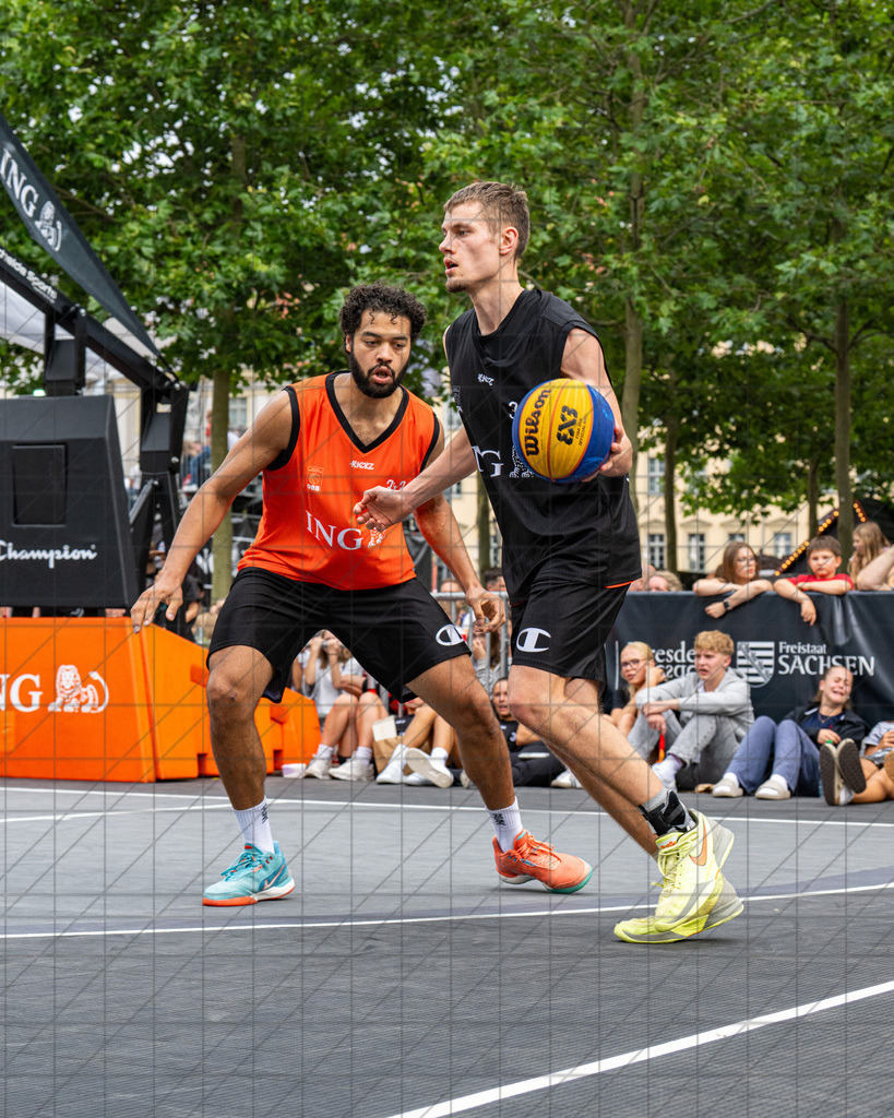 DIE FINALS 2025 | Dt. Meisterschaft 3x3   | 1/4 Finale Männer //  02.08.25: DIE FINALS 2025 | Dt. Meisterschaft 3x3   / Dresden / Deutschland  //   CREDIT:www.bullenfotos.de, Martin König, Hörner Weg 40, D-49078 Osnabrück, +4917663732967 // Nutzung und Weitergabe nur zu den vereinbarten Zwecken. Presseanfragen an Ersteller. Alle Rechte beim Ersteller. Honorierung nach MFM. - Realisiert mit Pictrs.com