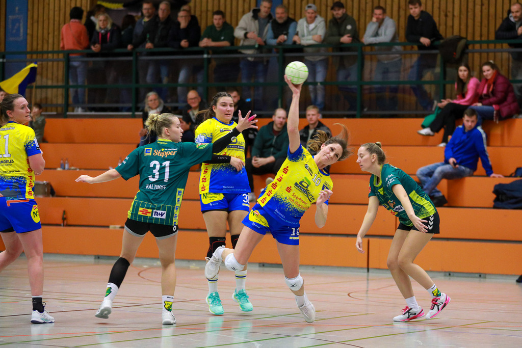 SVN_ SVFriedrichsfeld_141224_038 | Bildergalerie von Sport-Ereignissen aber auch von weiteren spannenden Dingen - nicht nur vom Niederrhein. In Anlehnung an den bekannten Spruch von Hanns Dieter Hüsch heißt das Motto: "Niederrhein ist überall".  - Realisiert mit Pictrs.com