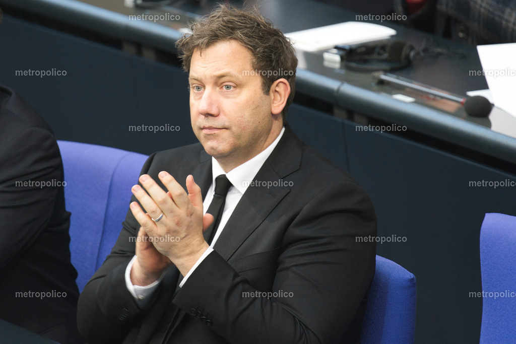 Lars Klingbeil (26) | Metropolico