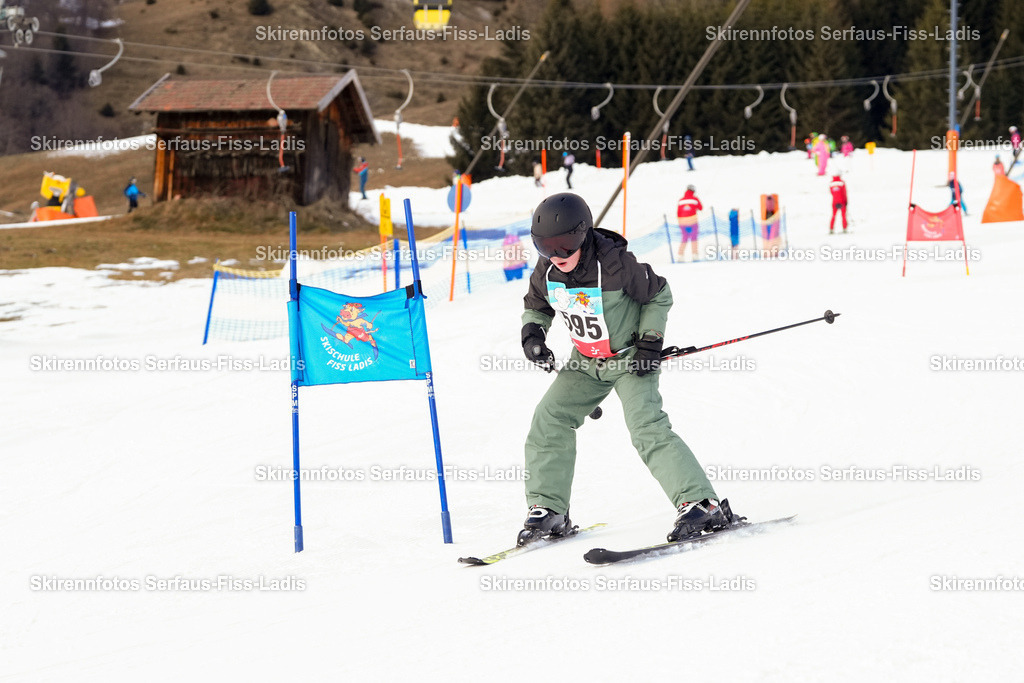 SRF_02.01.2026_1034 | Skirennfotos,Serfaus,Fiss,Ladis,Kinderskirennen,Winter,Tirol,Oberland,skirace,SFL,feelfree,weil wir's genießen,ski,Ski,skifahren,Sonnenplateau, - Realisiert mit Pictrs.com