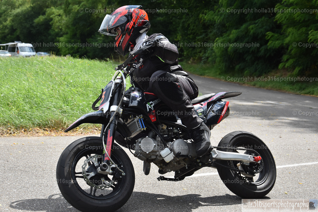 DSC_0484 | Sportfotografie , Motorsport, Motoross, Reitsport, Mointainbike, Enduro,
Landschaft , Outdoor, Eventfotografie, Landschaft, Bilder online bestellen - Realisiert mit Pictrs.com