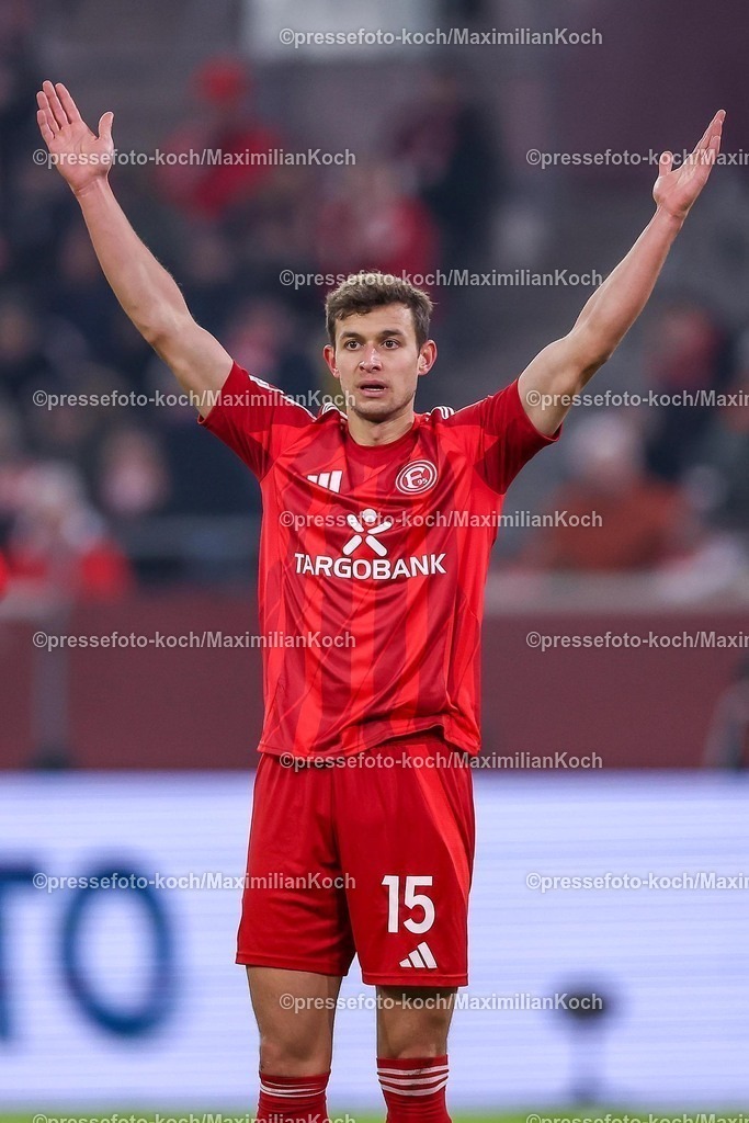 Due17012502167 | 17.01.2025, Fußball, Fortuna Düsseldorf - SV Darmstadt 98, 2.. Fußball Bundesliga, 18. Spieltag, Merkur Spiel-Arena, Saison 2024 2025: Tim Oberdorf (Fortuna Düsseldorf #15)DFB regulations prohibit any use of photographs as image sequences and or quasi-video.