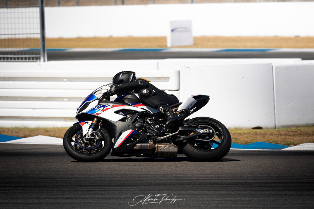 Ducati Trackday Hockenheimring 2026 | Entdecken Sie die faszinierende Welt von Alexander Tschuncky Arts: Kreative Fotografie, atemberaubende Automobilkunst und hochwertiger Bilderdruck. Lassen Sie sich inspirieren! - Realisiert mit Pictrs.com