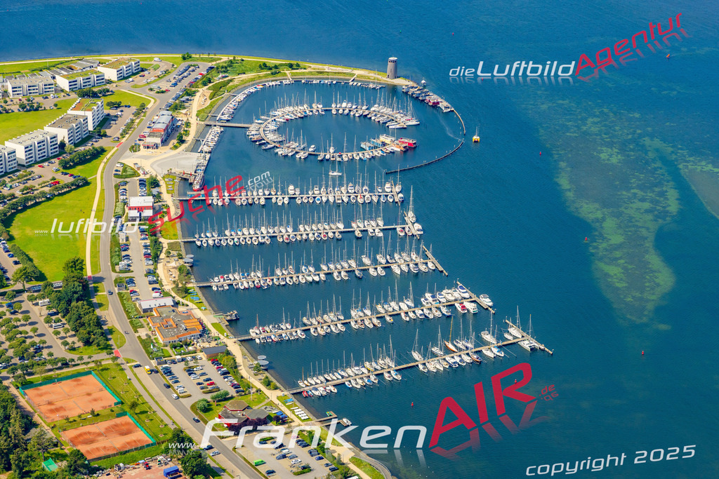 Luftaufnahme Südstrand Fehmarn - Die Luftaufnahme wurde 2025 vom UL-Flugzeug heraus erstellt ( ohne Drohne ) - Hochauflösende Luftaufnahme - für professionelle Ausdrucke geeignet. Die Geschenkidee !Mit Lizenz und Bildrechte bestellbar