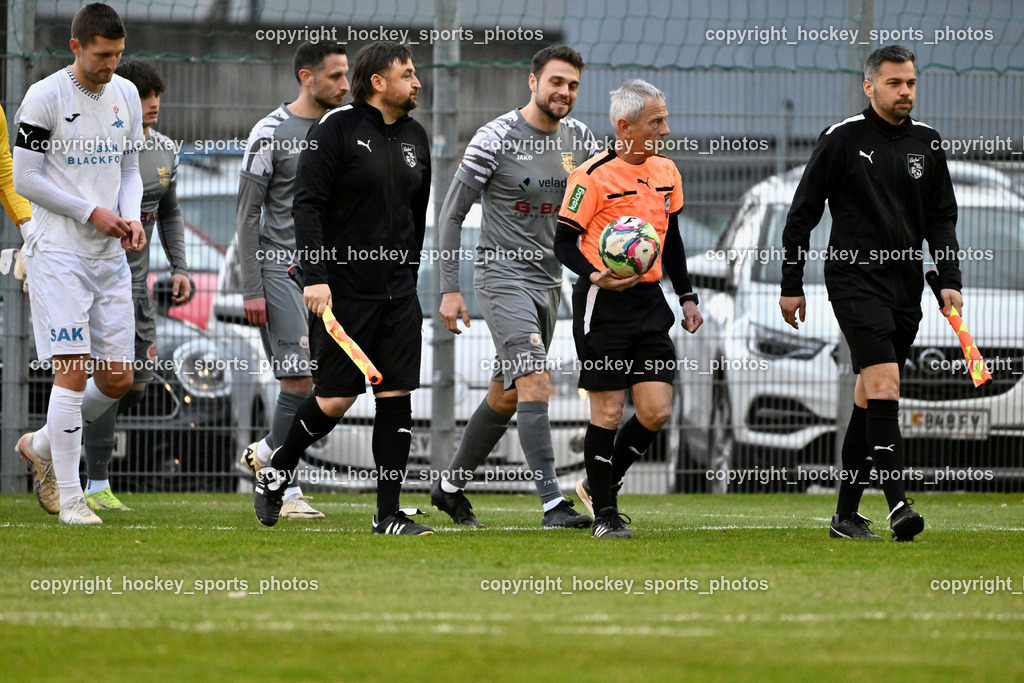 SAK vs. ASKÖ Köttmannsdorf | #22 Leo Ejup SAK, Markus Fischer Referee, Karl Stark Referee, Michael Terbul  Referee, #17 Stephan Borovnik ASKÖ Köttmannsdorf, #19 Christopher Sallinger ASKÖ Köttmannsdorf, SAK vs. ASKÖ Köttmannsdorf, SAK vs. ASKÖ Köttmannsdorf am 02.04.2026 in Klagenfurt (Sportpark Welzenegg), Austria, (Photo by Bernd Stefan)