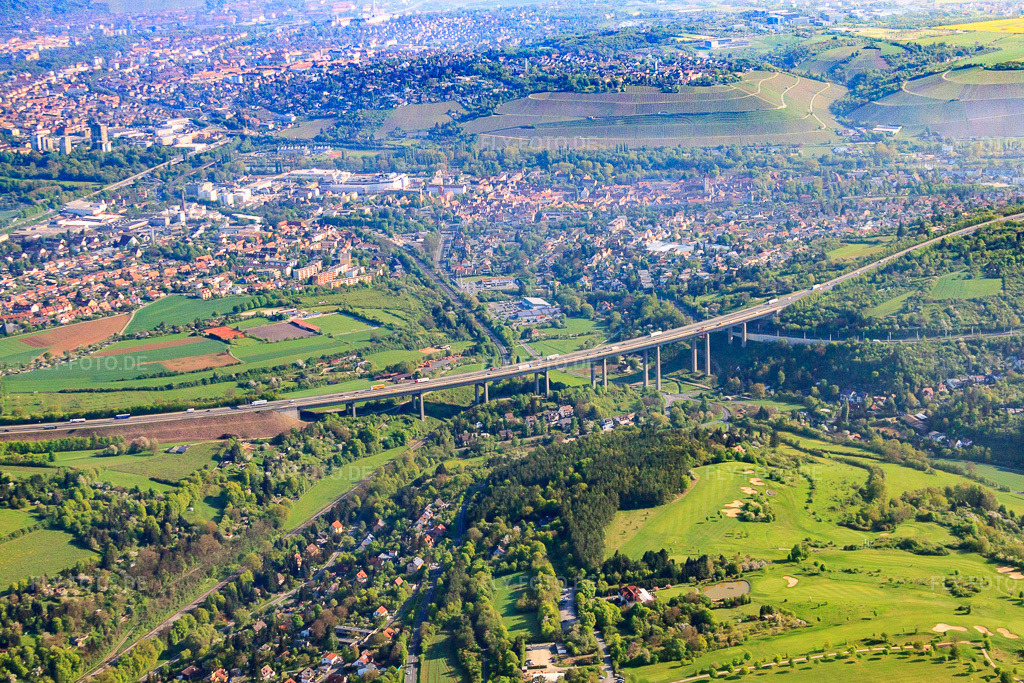 Luftbild: Talbrücke Heidingsfeld der A3 aus Südwesten über dem Golfplatz des Golf Club Würzburg e.V. im Ortsteil Heidingsfeld in Würzburg im Bundesland Bayern in Deutschland. Foto: IMG_57053.jpg vom 08.05.2013 durch Werner Riehm/FLY-FOTO.deGolf Club Würzburg