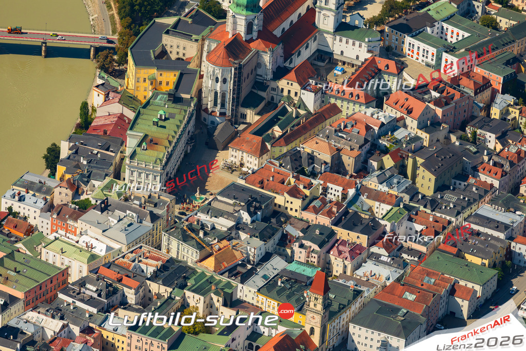 Luftaufnahme von Passau - Die Luftaufnahme wurde 2025 vom UL-Flugzeug heraus erstellt ( keine Drohne ) - Hochauflösende Luftaufnahme - für professionelle Ausdrucke geeignet. Die Geschenkidee !Mit Lizenz und Bildrechte bestellbar