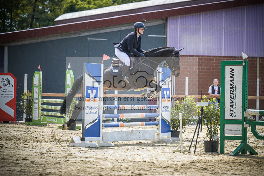 DOS_0426 | Entdecke hochwertige Reitturnierfotos von Foto Oger. Professionell, emotional und authentisch – jetzt Lieblingsmomente im Shop bestellen.Deutschlandweite Turnierfotografie. - Realisiert mit Pictrs.com