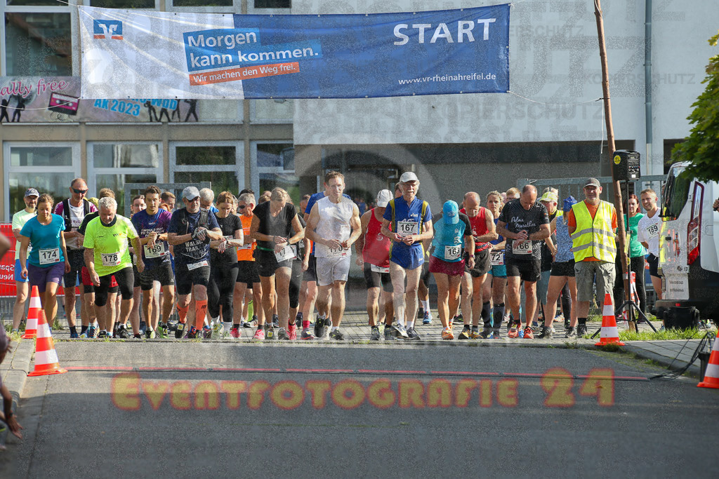 230804_1807_EX1_3697 | Sportfotografie im Rhein-Sieg Kreis, Köln, Bonn, NRW, Rheinland Pfalz, Hessen, etc. Unser Tätigkeitsfeld umfasst den Laufsport vom Volkslauf über den Marathon, Duathlon, Triathon bis zum Ultralauf wie Kölnpfad Ultra oder Schindertrail.