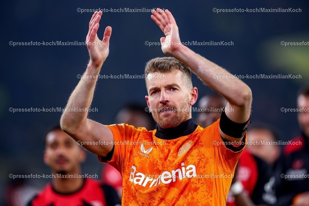BVB10012502352 | 10.01.2025, Fußball, Borussia Dortmund - Bayer 04 Leverkusen, 1. Fußball Bundesliga, 16. Spieltag, Signal Iduna Park, Saison 2024 2025: Torwart Lukas Hradecky (Bayer04 Leverkusen #1)DFB regulations prohibit any use of photographs as image sequences and or quasi-video.