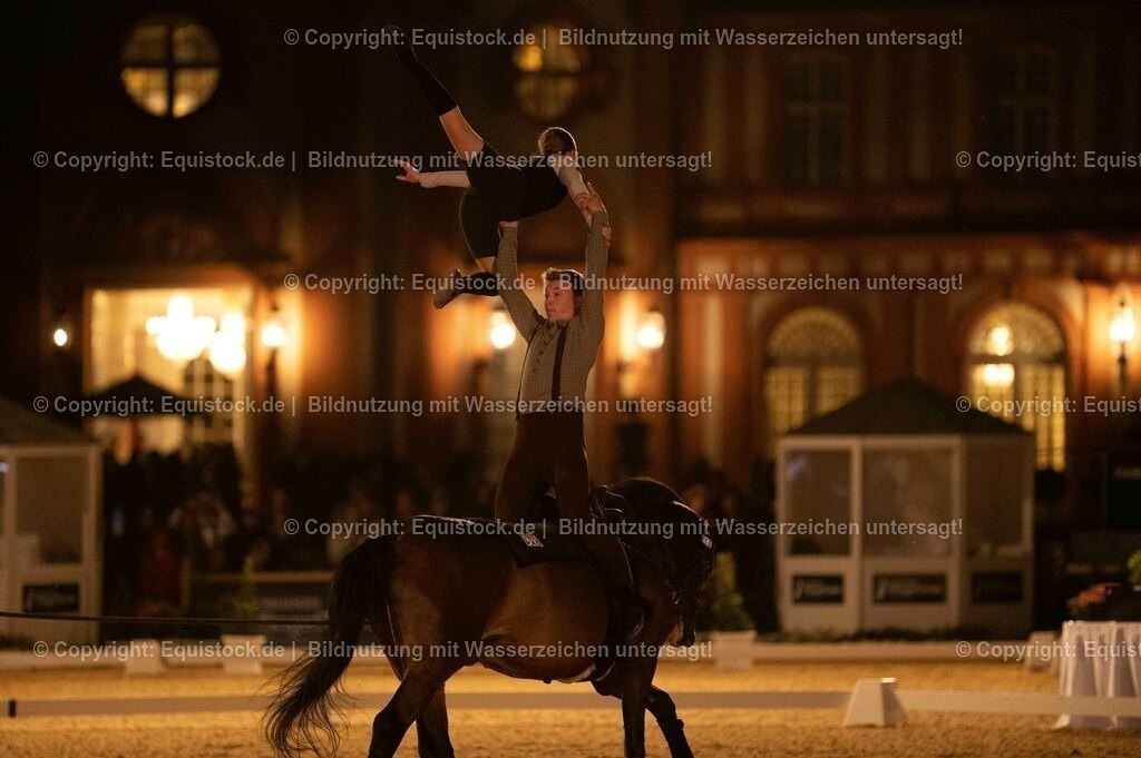 20230527_Voltigieren_NASPA_Flutlicht_1188 | equistock
