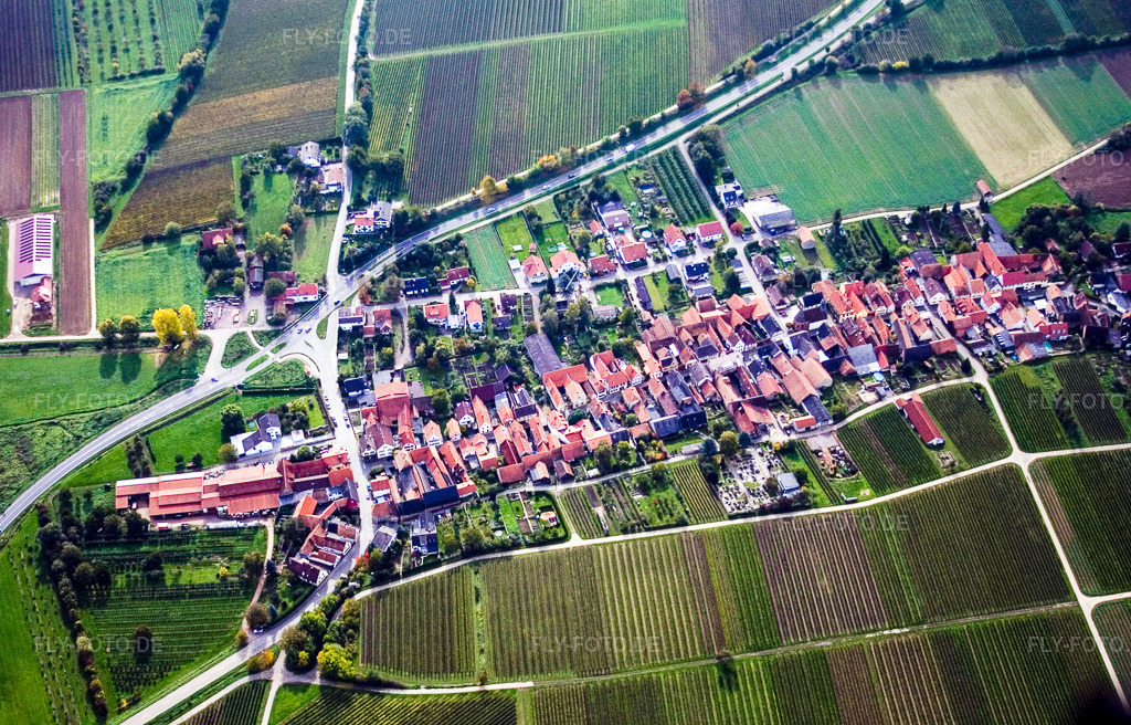 Luftbild: Winzerdorf in Niederhorbach im Bundesland Rheinland-Pfalz in Deutschland. Foto: IMG_4444.jpg vom 22.10.2006 durch Werner Riehm/FLY-FOTO.de