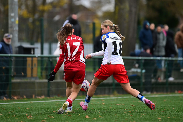Fußball I Juniorinnen I Saison 2025-2026 I Regionalliga Nord I 7. Spieltag I Hamburger SV U17 - SpVg Aurich U17 I 01439 | Der Sportfotograf. - Realisiert mit Pictrs.com