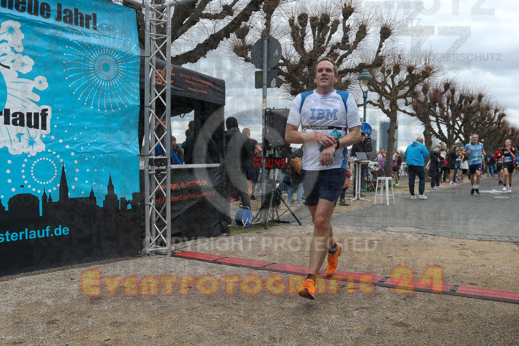 221231_1201_EV9_5243 | Sportfotografie im Rhein-Sieg Kreis, Köln, Bonn, NRW, Rheinland Pfalz, Hessen, etc. Unser Tätigkeitsfeld umfasst den Laufsport vom Volkslauf über den Marathon, Duathlon, Triathon bis zum Ultralauf wie Kölnpfad Ultra oder Schindertrail.