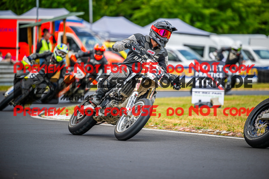 MaZZes_FotoMatrix_230702_1652 | S4