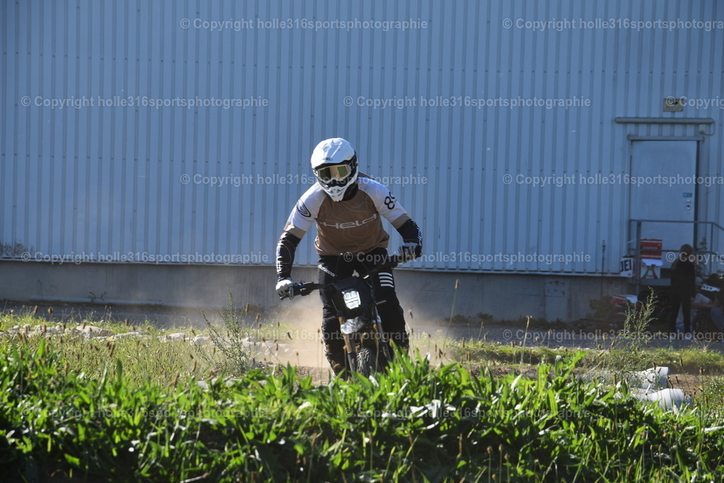 DSC_0035 | Sportfotografie , Motorsport, Motoross, Reitsport, Mointainbike, Enduro,
Landschaft , Outdoor, Eventfotografie, Landschaft, Bilder online bestellen - Realisiert mit Pictrs.com