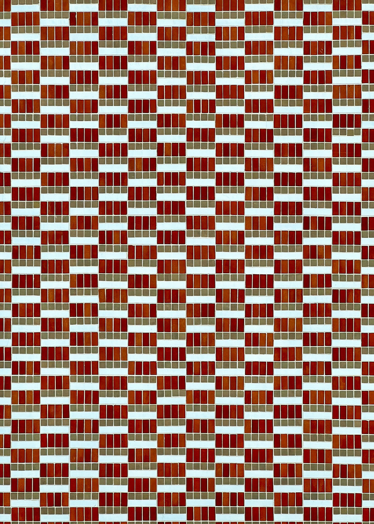 Reichenbach im Vogtland | Fassadenplatte mit eingelegten keramischen Mosaiksteinen – Ostmoderne - Realisiert mit Pictrs.com
