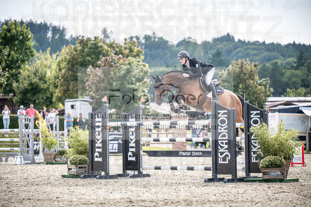 DOS_1865 | Entdecke hochwertige Reitturnierfotos von Foto Oger. Professionell, emotional und authentisch – jetzt Lieblingsmomente im Shop bestellen.Deutschlandweite Turnierfotografie. - Realisiert mit Pictrs.com