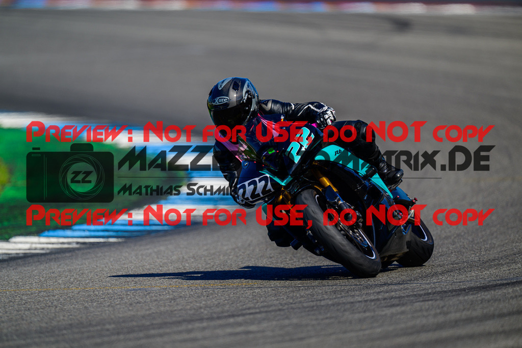 MaZZes_FotoMatrix_240520_6007705_9541 | INST