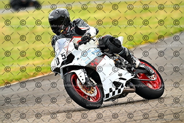 25bt02-0042 | markuskiefer.com - Realisiert mit Pictrs.com