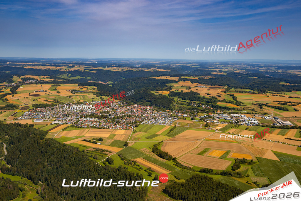 Das Luftbild zeigt :  Dornhan - Die Luftaufnahme wurde 2024 vom UL-Flugzeug aus erstellt ( keine Drohne ) - Hochauflösende Luftaufnahme - Für grossformatige Ausdrucke geeignet. Die Geschenkidee !Mit Lizenz und Bildrechte bestellbar