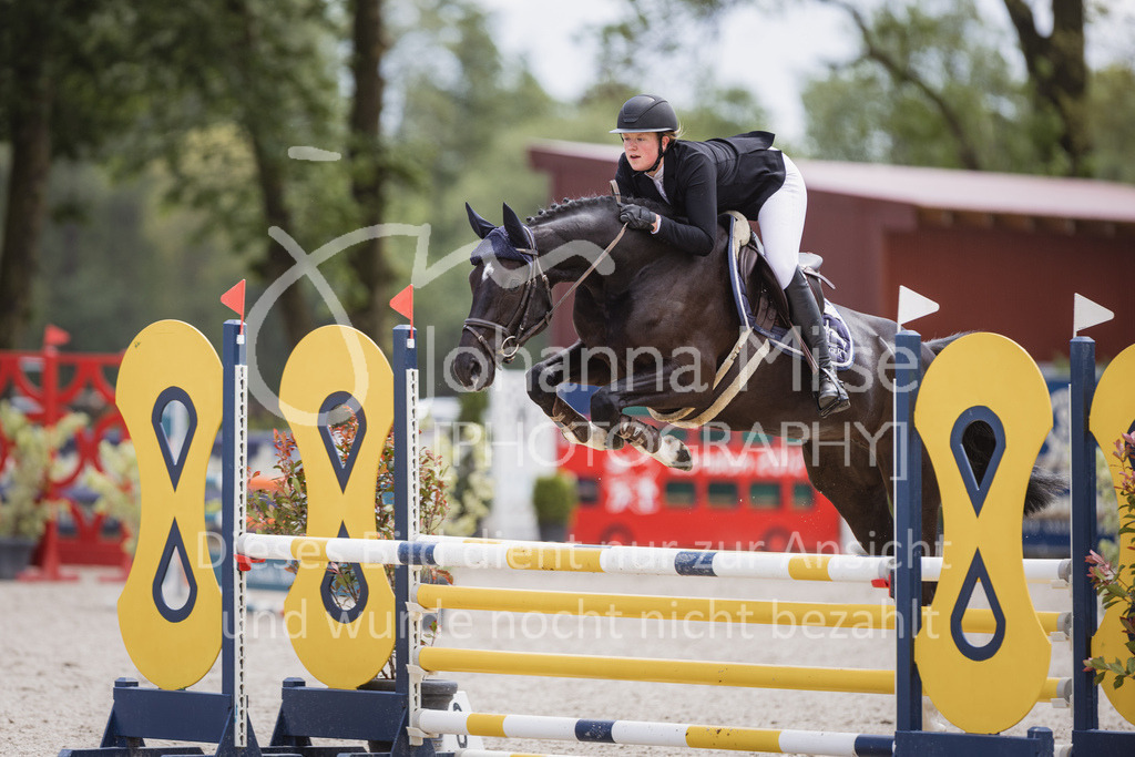 230516_Mühlen_03SprPf-A-389 | Deine schönsten Turniermomente als professionelle Fotos! Entdecke hochwertige Pferdesport-Fotografie im Online-Shop. Jetzt Fotos finden & bestellen!