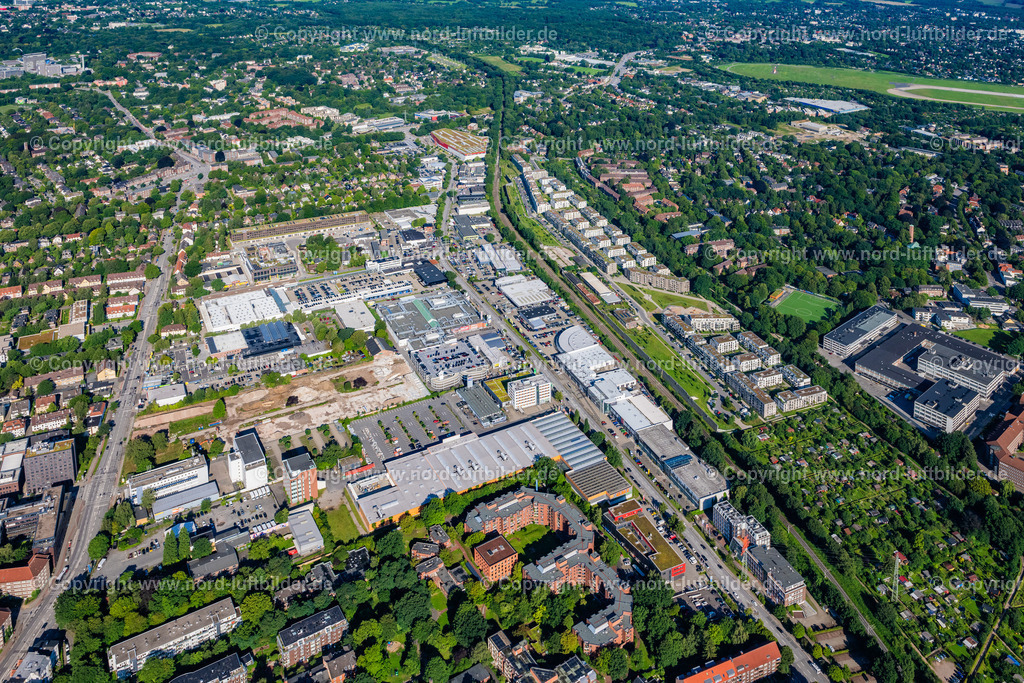 Hamburg_Nedderfeld_Gewerbegebiet_ELS_0739050823 | HAMBURG 09.08.2023 Gewerbegebiet und Firmenansiedlung " Automeile Nedderfeld " in Hamburg, Deutschland. // Industrial estate and company settlement " Automeile Nedderfeld " in Hamburg, Germany. Foto: Martin Elsen