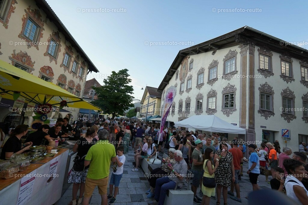 news-2023-Juli15-Marktfest_Reutte2-DSC01645 | Info aus dem Bezirk Reutte/Ausserfern Tirol sowie eine umfangreiche Bilddatenbank über die gesamte Region: Lechtal, Talkessel Reutte, Tannheimertal, Zwischentoren. Lech, Plansee, Zugspitze, Grenztunnel, B179, Fernpassstraße, Verkehr, Lawinen, Tradition, - Realisiert mit Pictrs.com