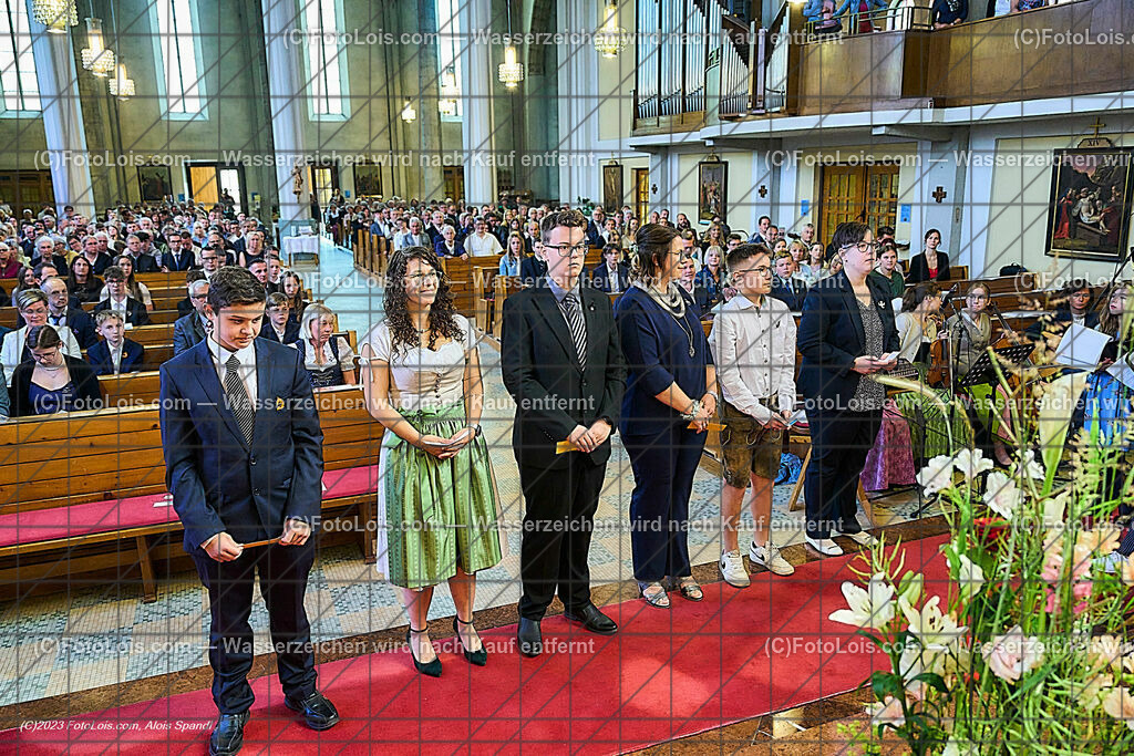 ALP2543_Pfarrfirmung Wieselburg_Fuerbitte | (C)FotoLois.com, Alois Spandl, Pfarrfirmung in Wieselburg mit Firmspender Eduard Gruber (ehemaliger Generalvikar der Diözese St. Pölten), Sa 3. Juni 2023.